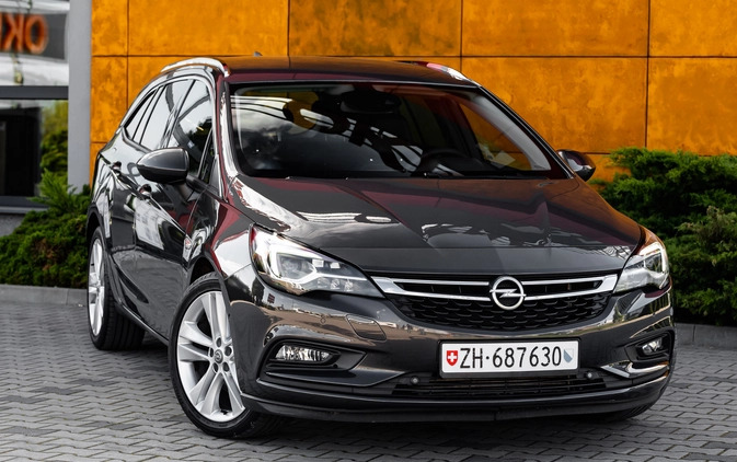 Opel Astra cena 42900 przebieg: 137000, rok produkcji 2016 z Radom małe 742